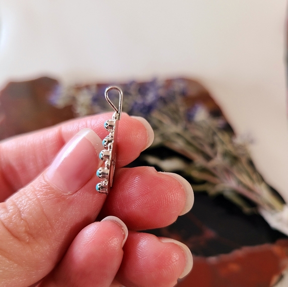 Turquoise squashblossom pendant - Picture 6 of 6